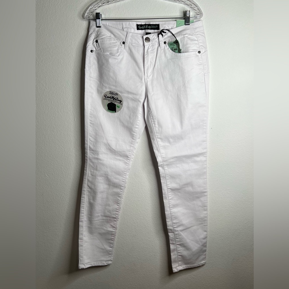 THREAD MARKET ~ Love My Booty Jean Skinny Fit  Size 11 New White
